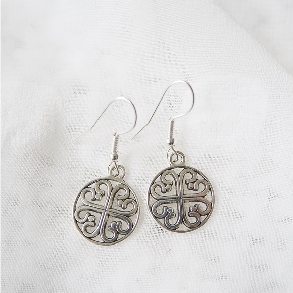 Round Cloverleaf Silver Dangle Earrings - Picture 3 of 3